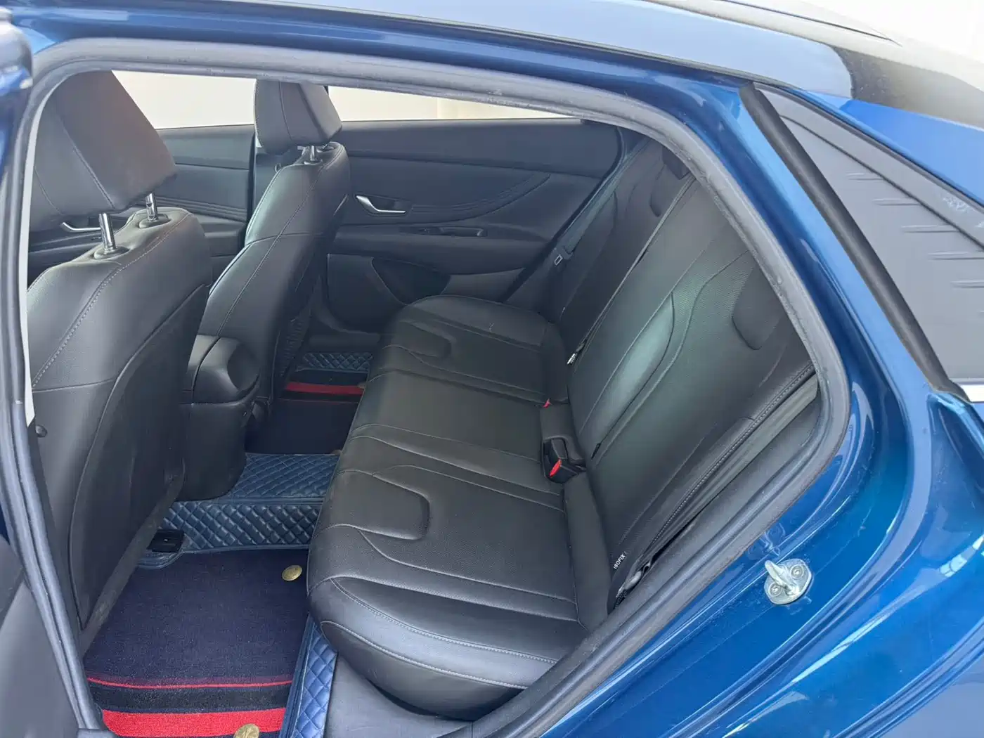 Hyundai Elantra 2021 1.5L CVT LUX Premium Edition фото 11