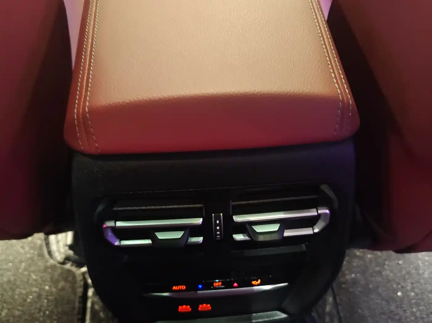 BMW 3 Series 2024 325i M Sport Shadowline Package фото 12
