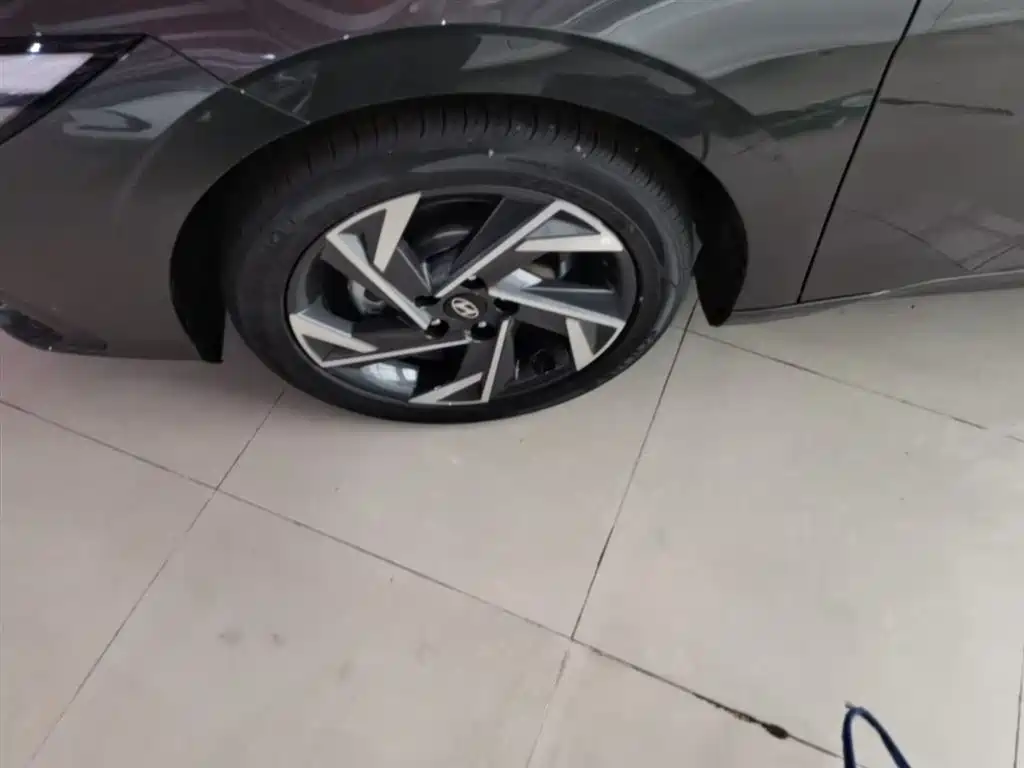 Hyundai Elantra 2023 1.5L CVT GLX Elite Edition фото 23