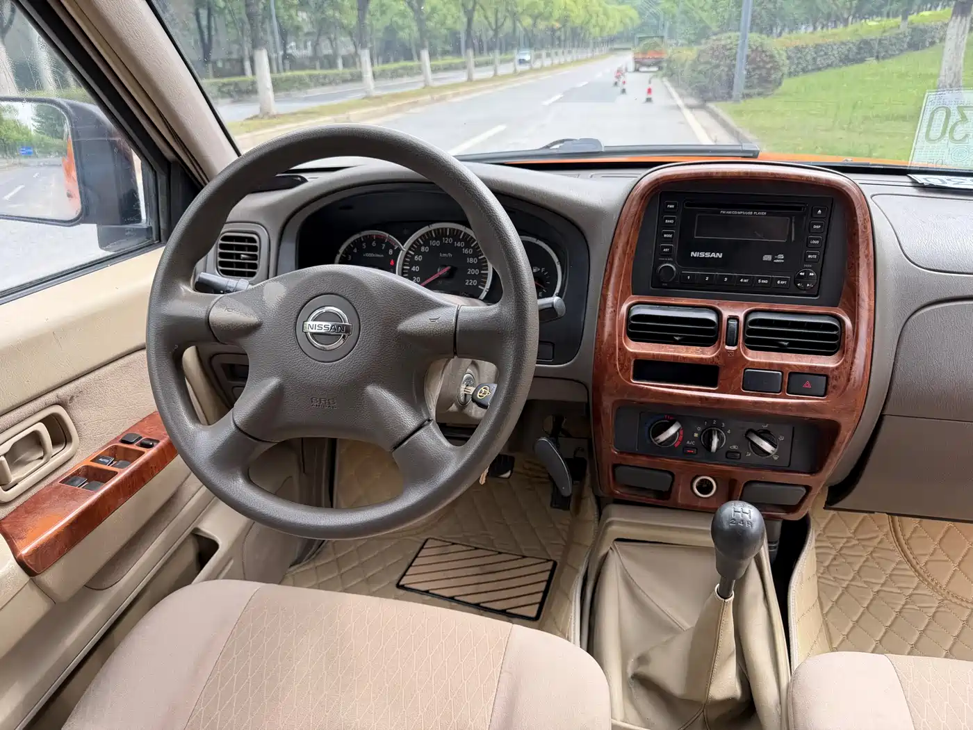 Nissan ZN Van 2016 2013 2.4L 2WD Luxury 5-seater