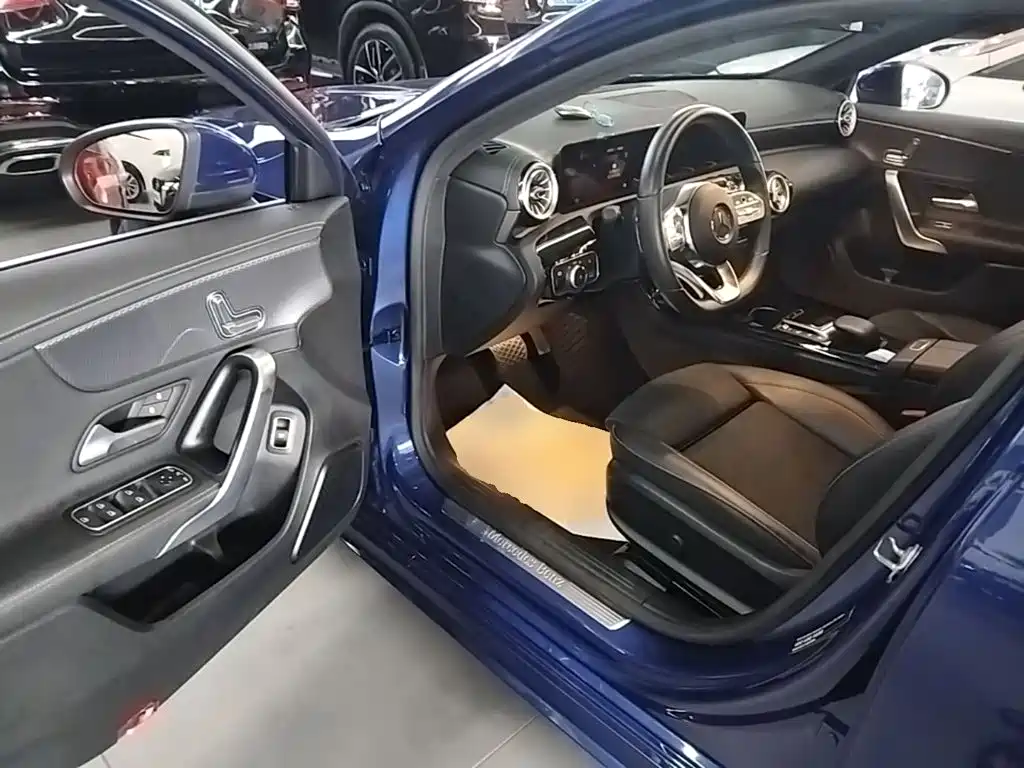 Фото 16 - Mercedes-Benz A-Class