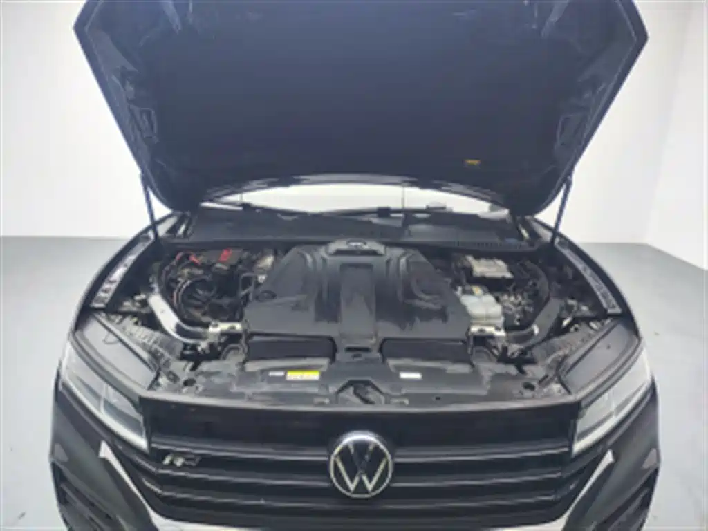 Фото 12 - Volkswagen Touareg