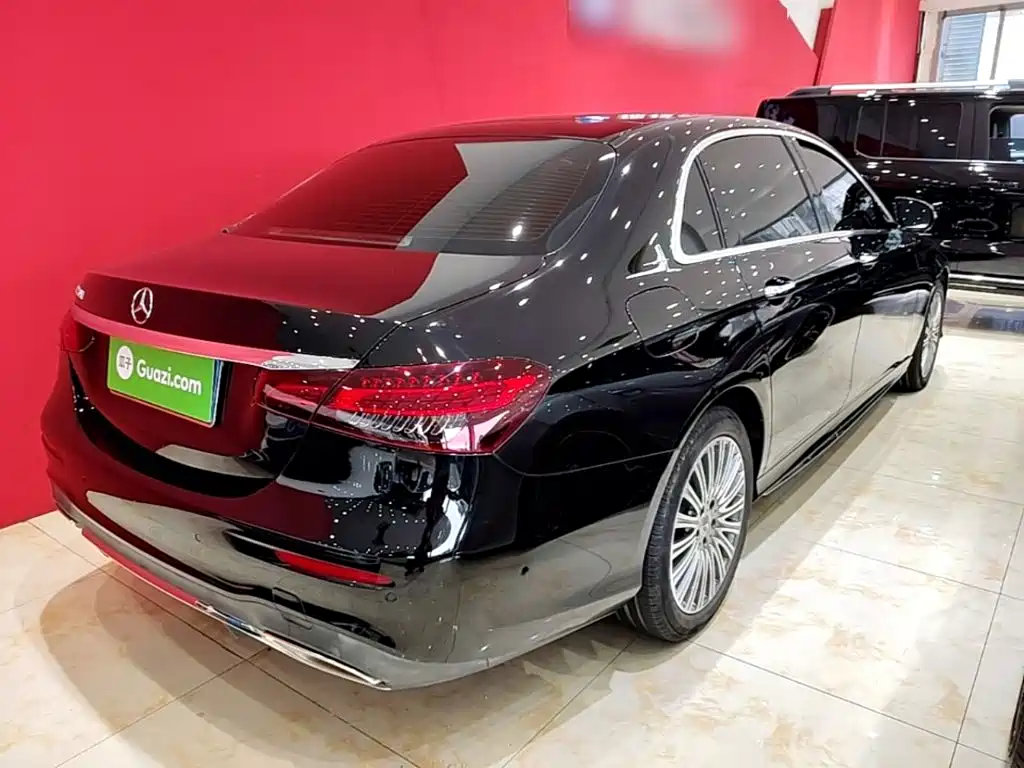 Фото 7 - Mercedes-Benz E-Class