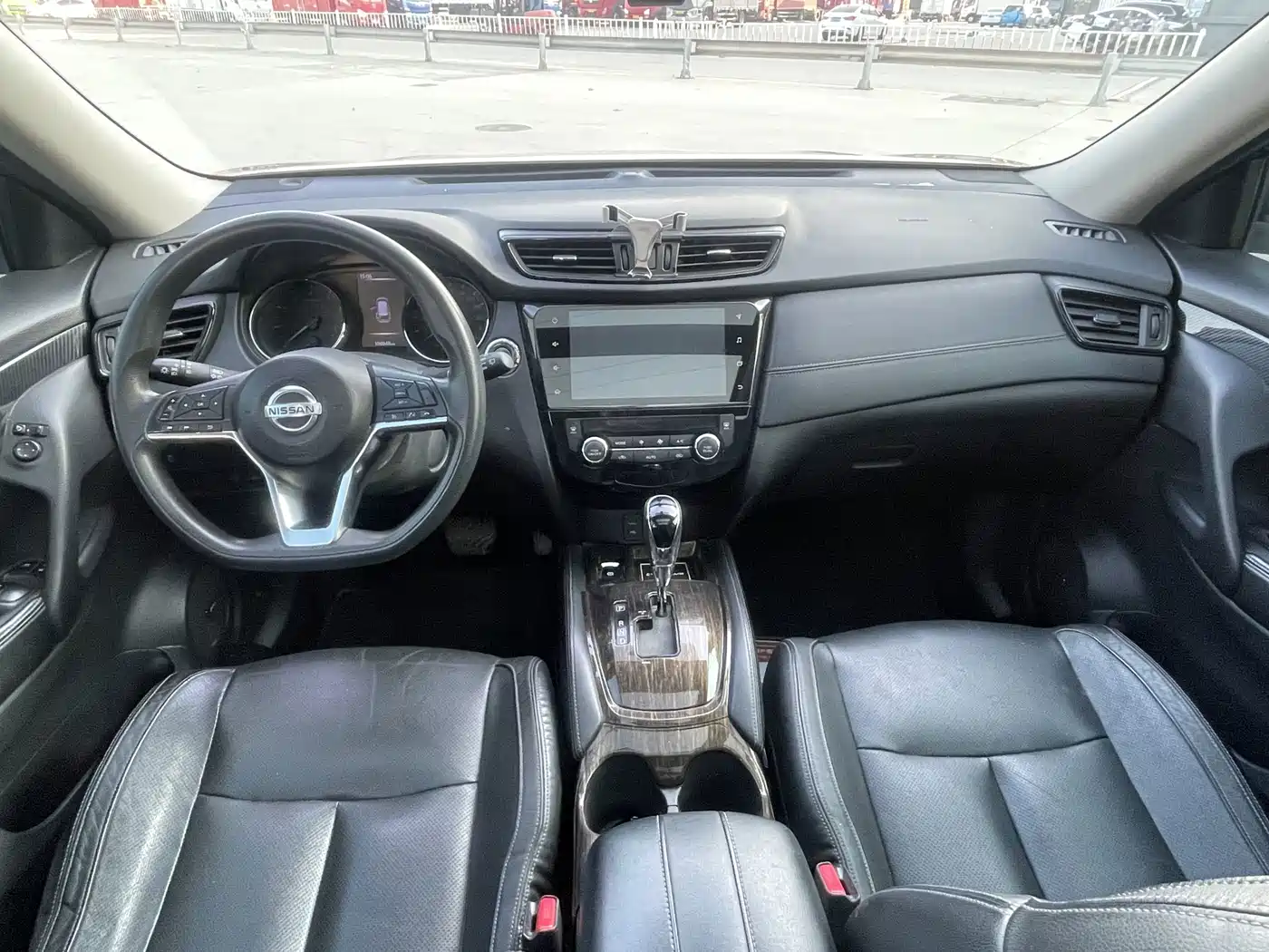 Фото 23 - Nissan X-Trail