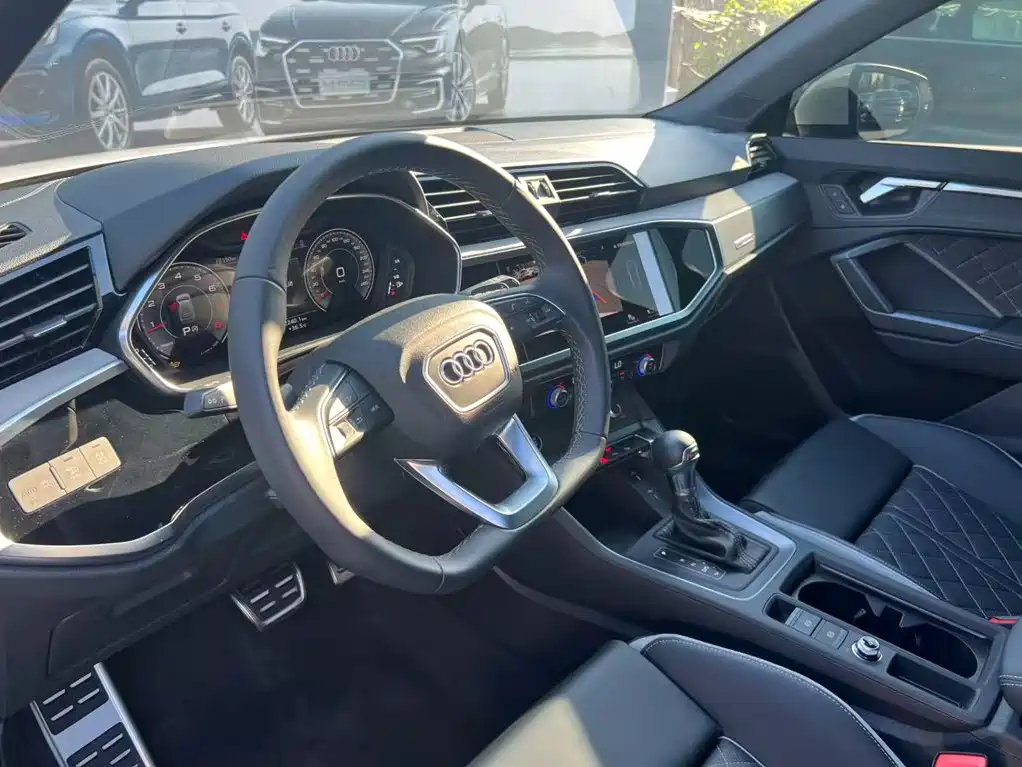 Фото 6 - Audi Q3
