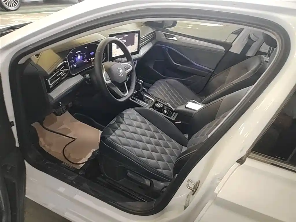 Volkswagen Sagitar 2025 300TSI DSG Surpass Edition фото 15
