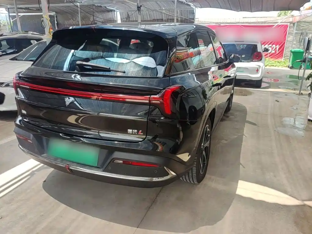 Nezha Auto Nezha L 2026 2024 Pure Electric 510 Flash Charge Red Edition