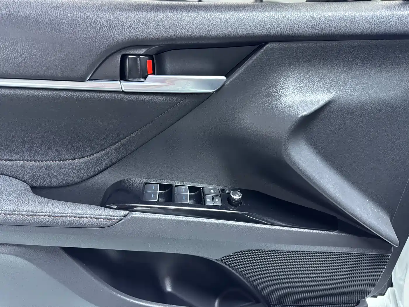 Toyota Camry 2021 2.5G Luxury Edition фото 5