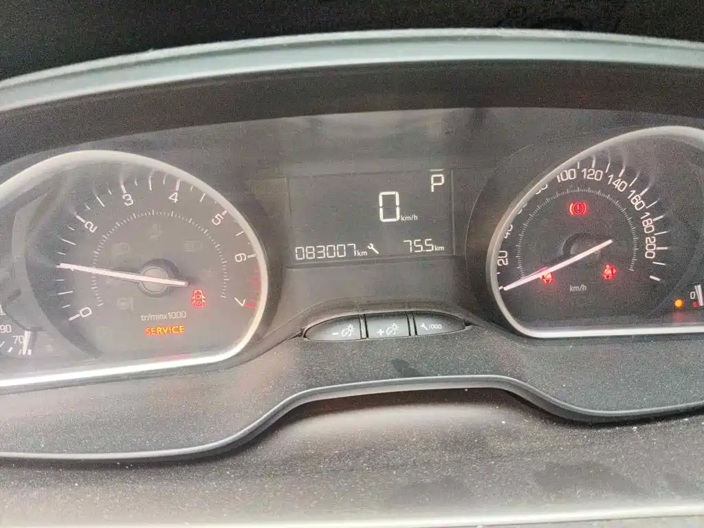 صورة 4 - Peugeot 2008