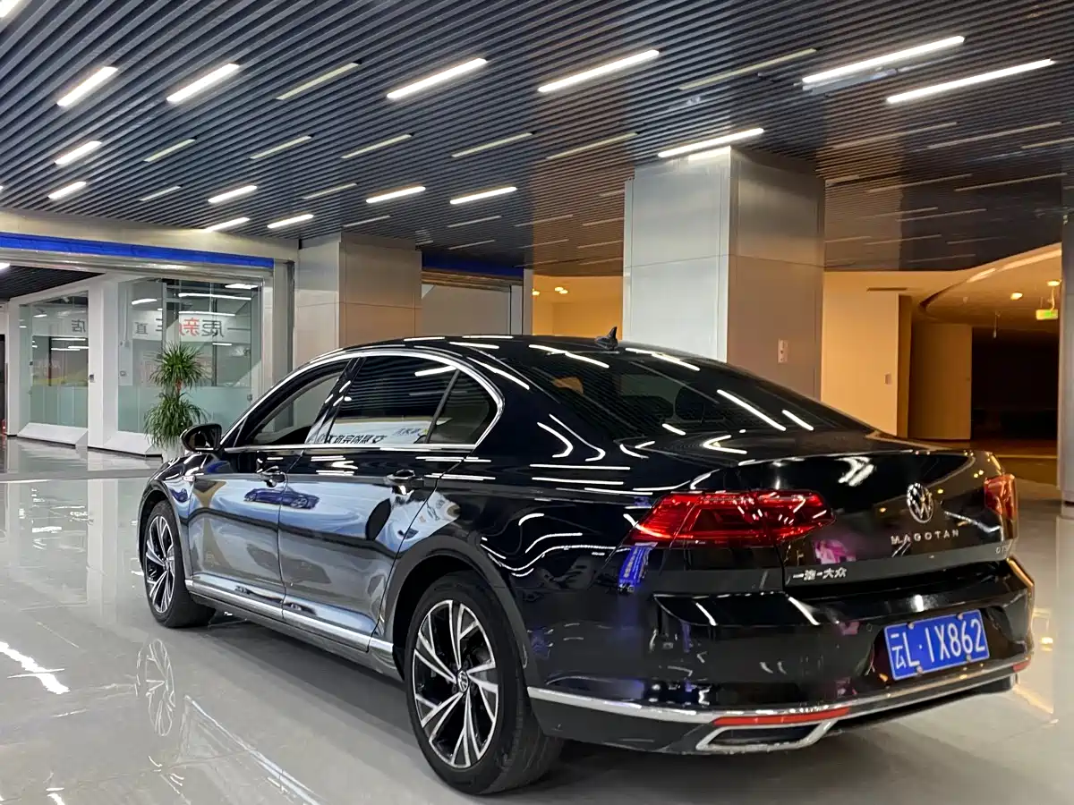 Volkswagen Magotan 2020 330TSI DSG Luxury фото 7