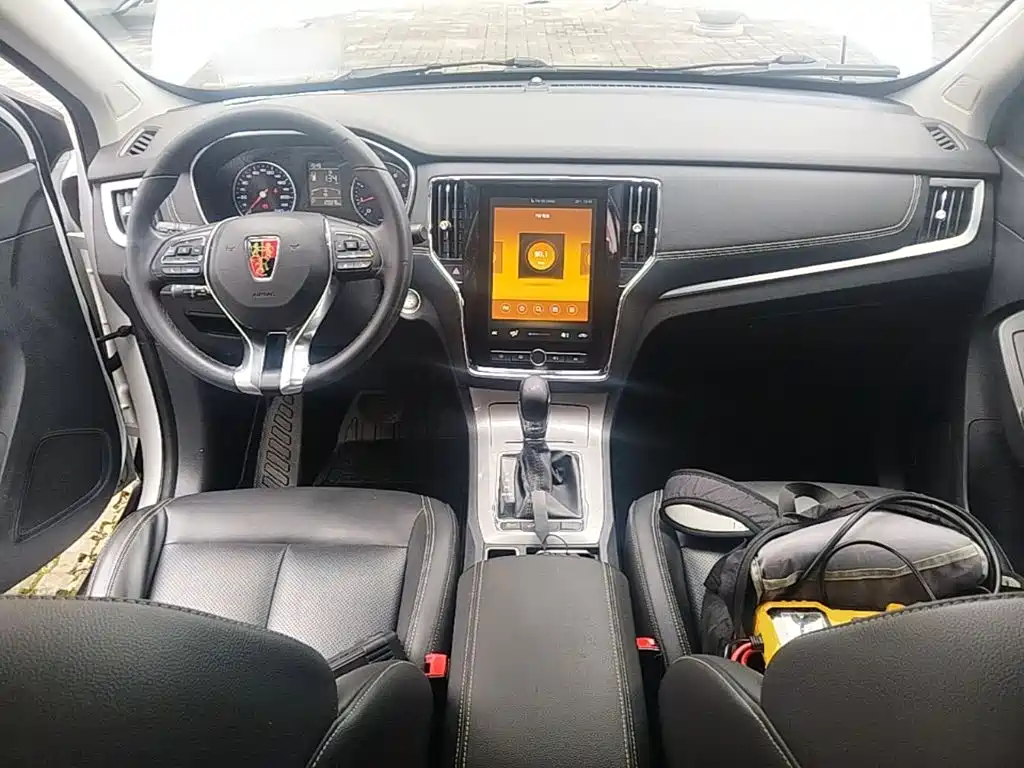 Фото 10 - Roewe RX5