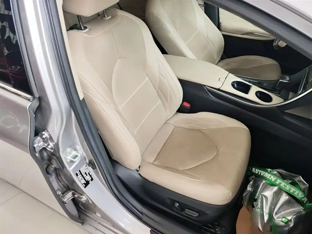 Toyota Avalon 2019 2.5L Touring Premium Edition China VI фото 25