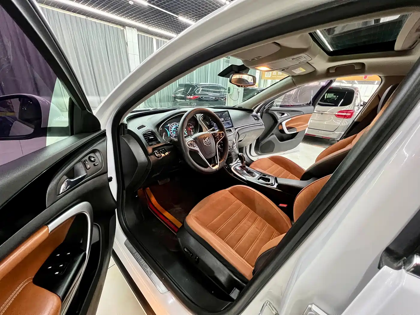 Buick Regal 2015 1.6T Elite Tech Edition фото 10