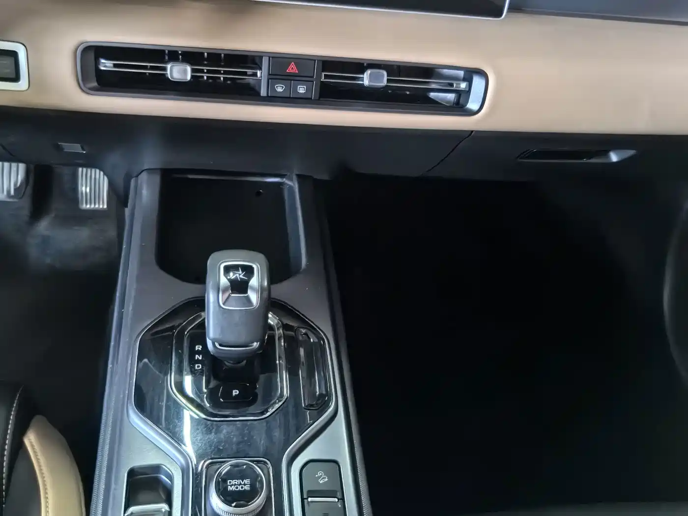 Фото 7 - Geely ICON