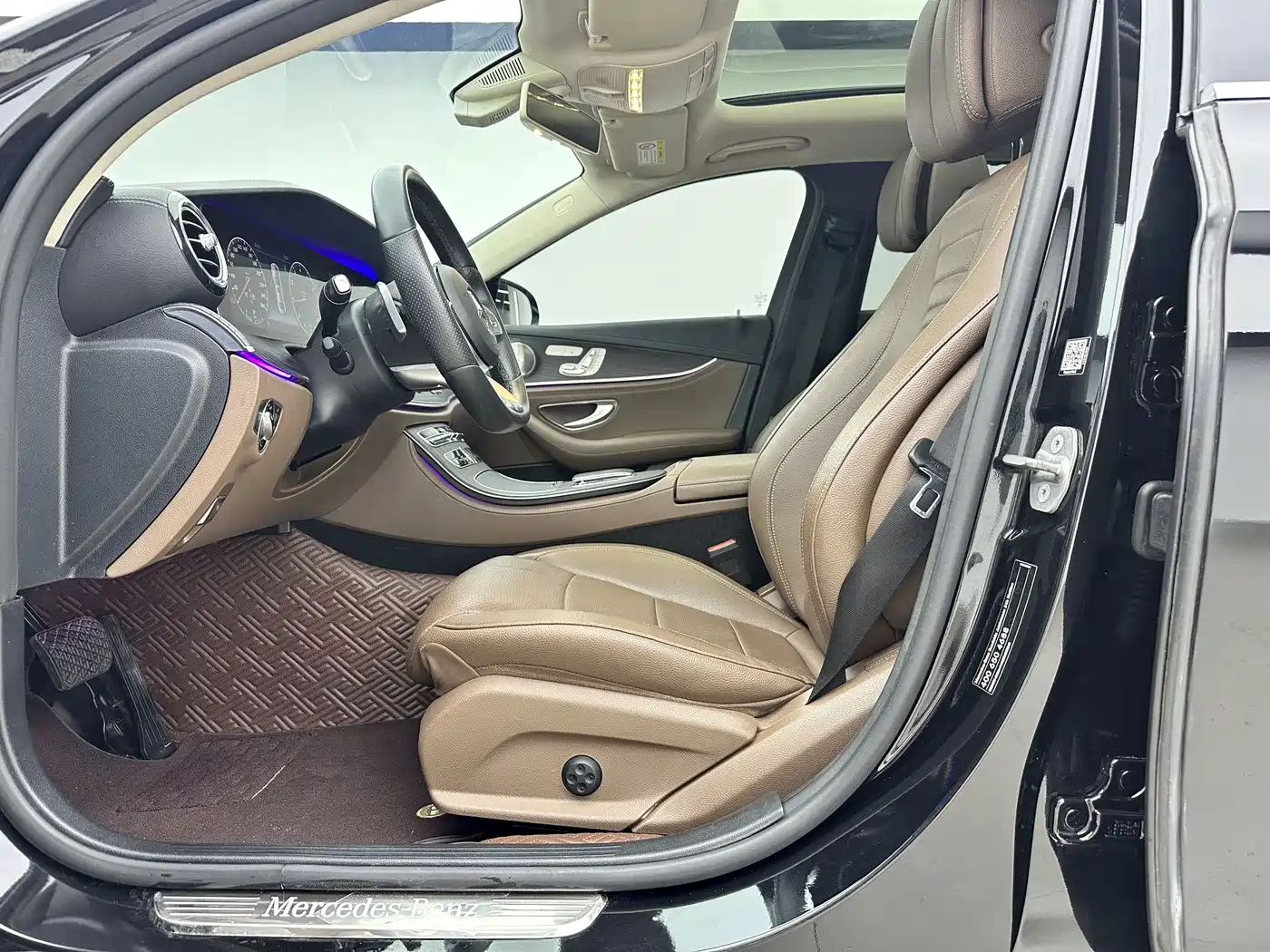 Mercedes-Benz E-Class 2020 E 300 L Sport Luxury Model фото 9