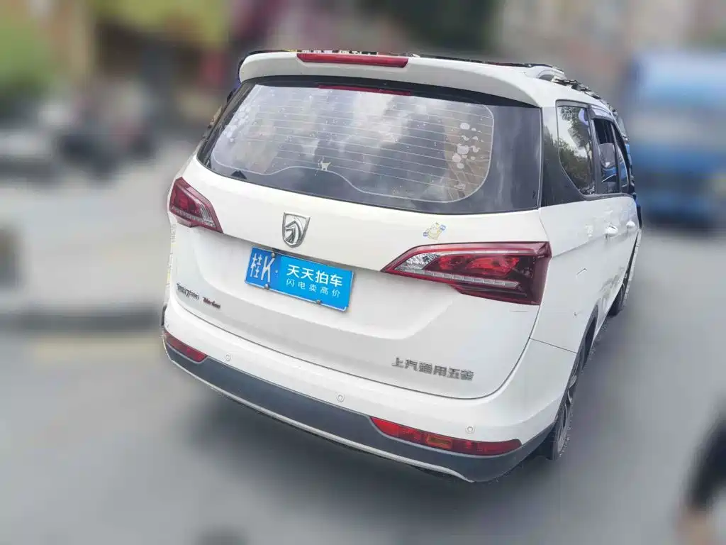 Baojun 730 2020 2019 1.5T Manual Fashion Version 7-Seater China V
