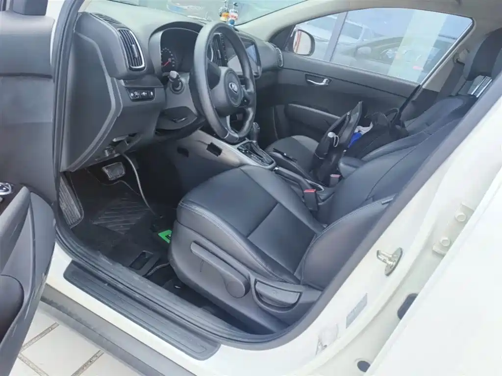Kia KX3 Smart Run 2015 1.6L Automatic 2WD DLX фото 15