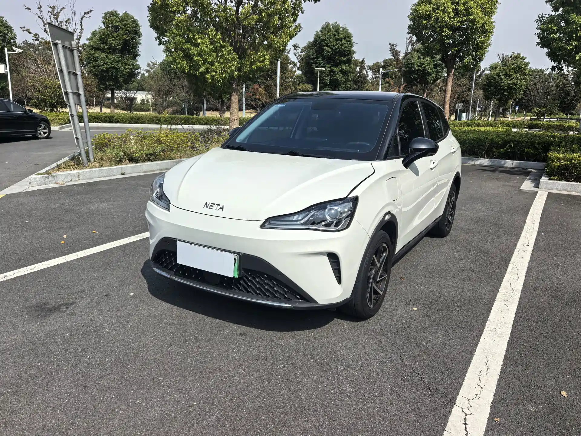 Photo 1 - Nezha Auto Nezha AYA