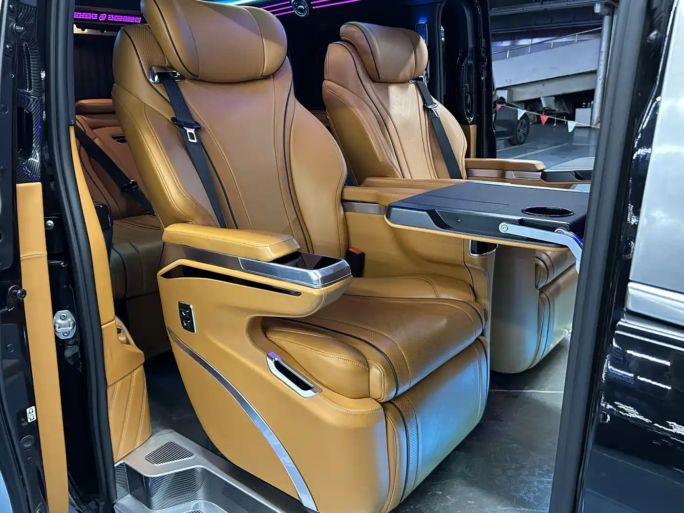 Mercedes-Benz Vito 2023 2.0T Business 7-Seater фото 17