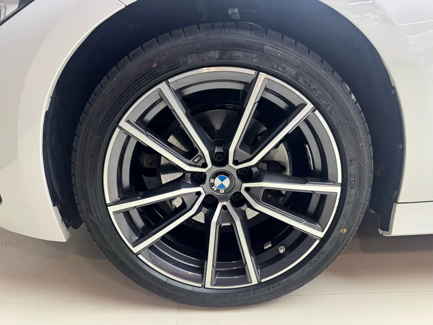 BMW 3 Series 2024 320i M Sport Package фото 21