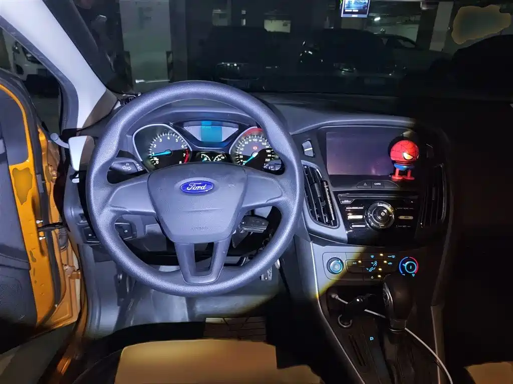 Фото 3 - Ford Focus
