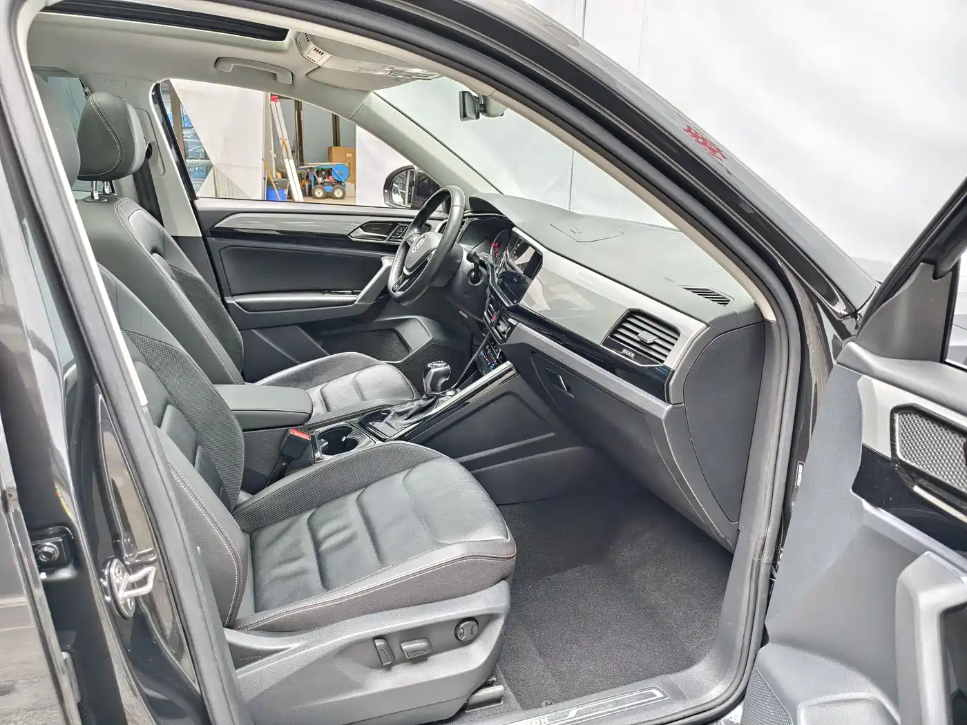 Volkswagen Tayron 2020 330TSI 2WD Luxury Smart Edition фото 9