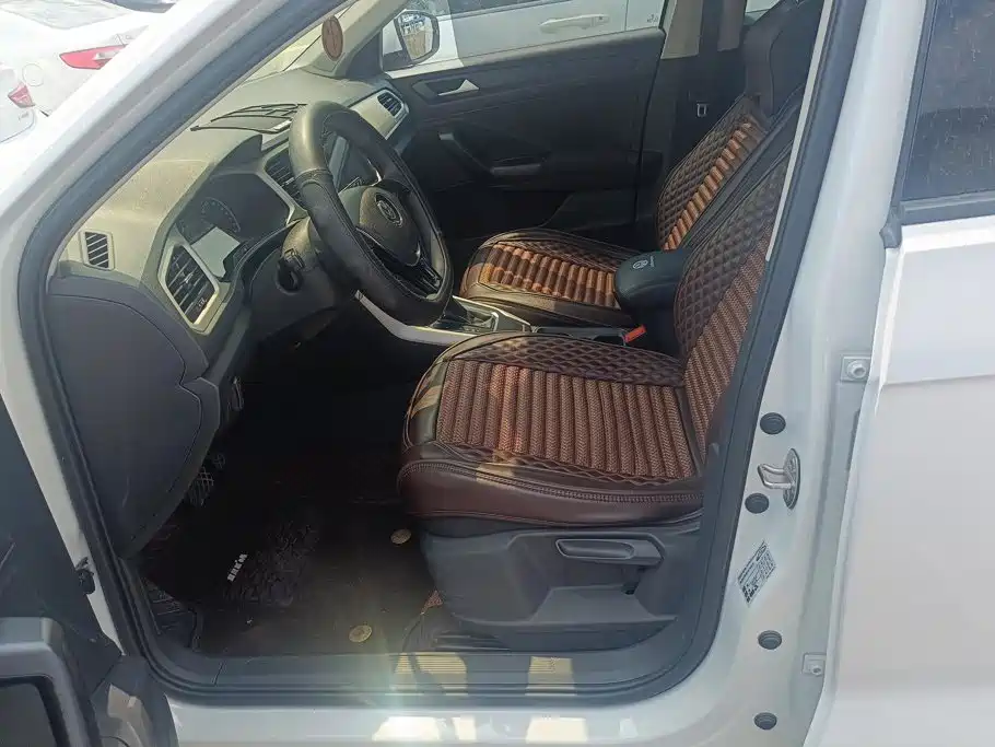 Фото 9 - Volkswagen T-ROC