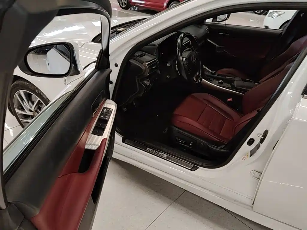 Lexus IS 2018 2017 300 F SPORT