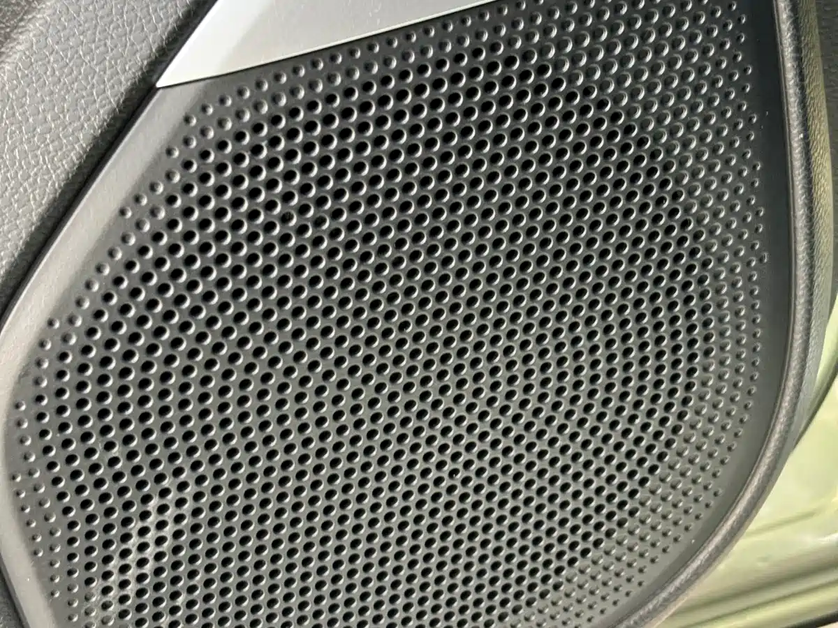 BAOJUN YUE ALSO PLUS