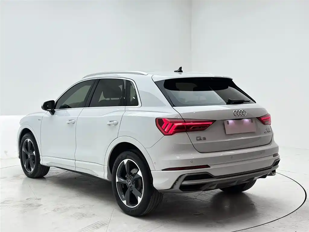 Audi Q3 2022 35 TFSI Fashion Dynamic фото 4