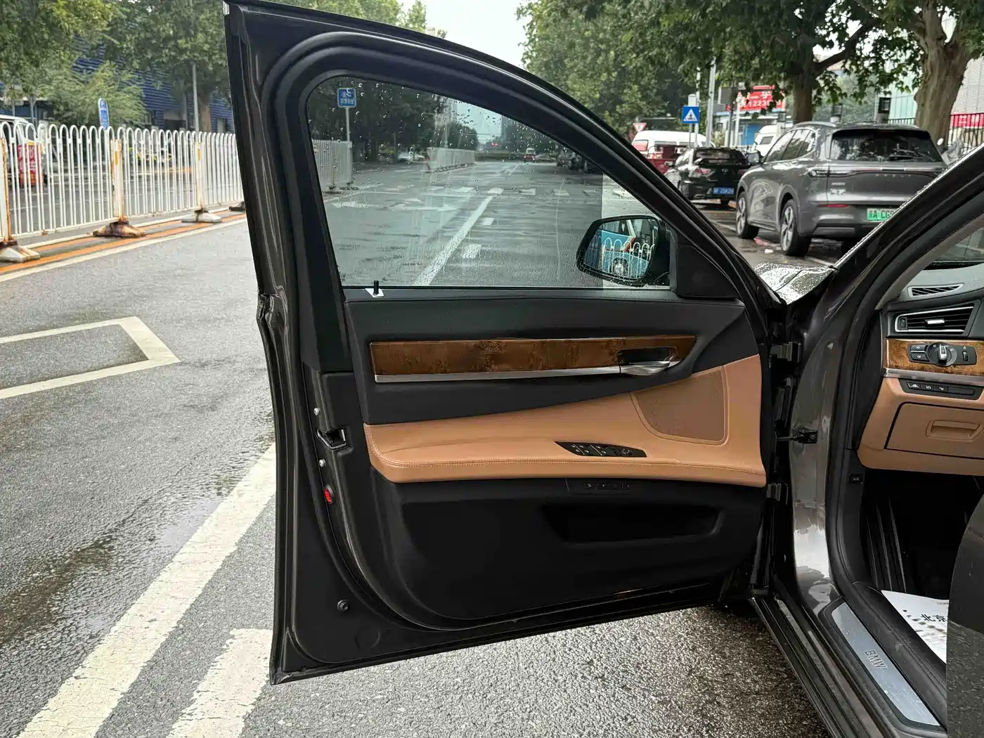 BMW 7 Series 2013 Model 740Li Luxury фото 23