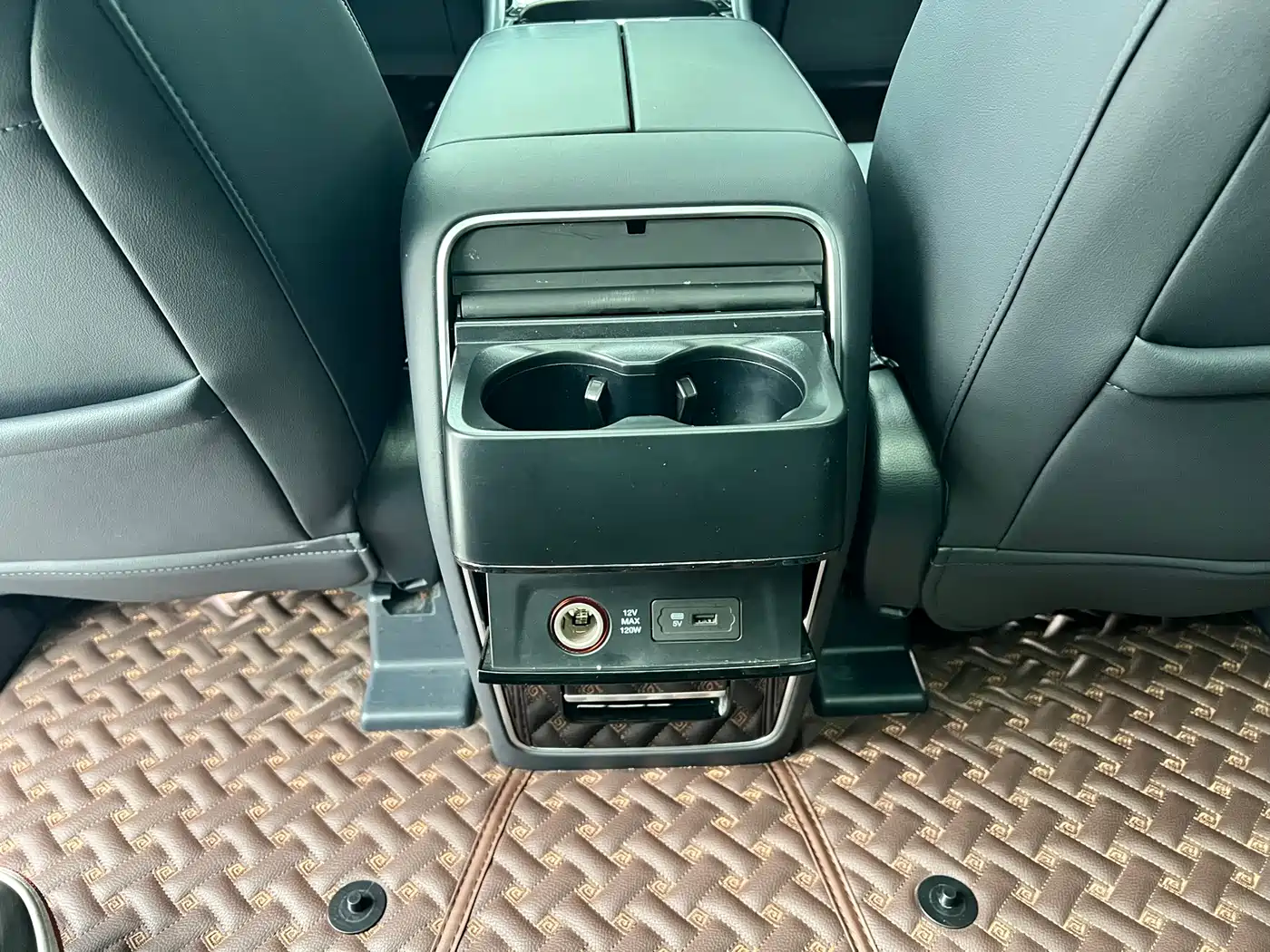 GAC Trumpchi Trumpchi M8 2021 Master Series 390T Ultimate Edition фото 31