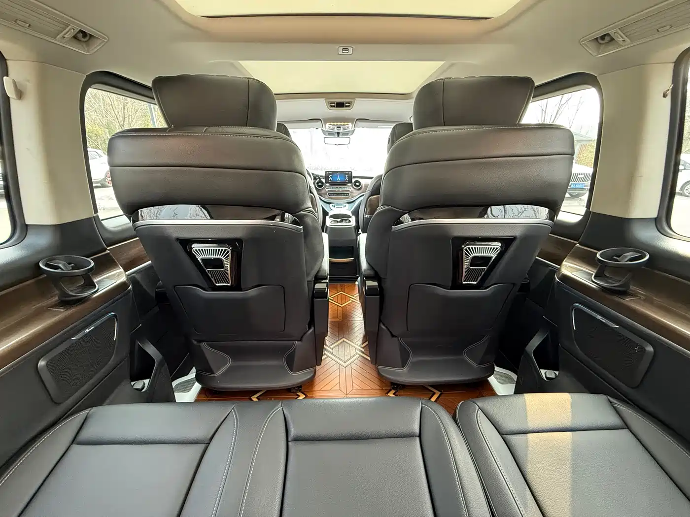 Mercedes-Benz V-Class 2022 V 260 L Long Wheelbase Prestige Edition фото 15
