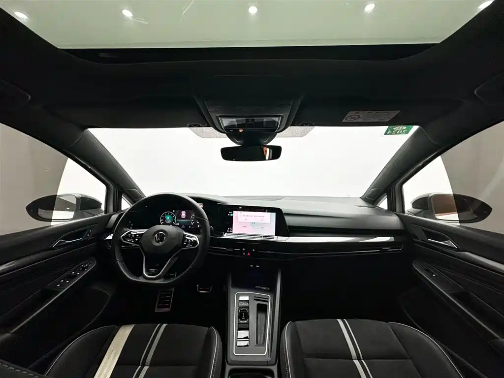 Volkswagen Golf 2021 280TSI DSG R-Line фото 10
