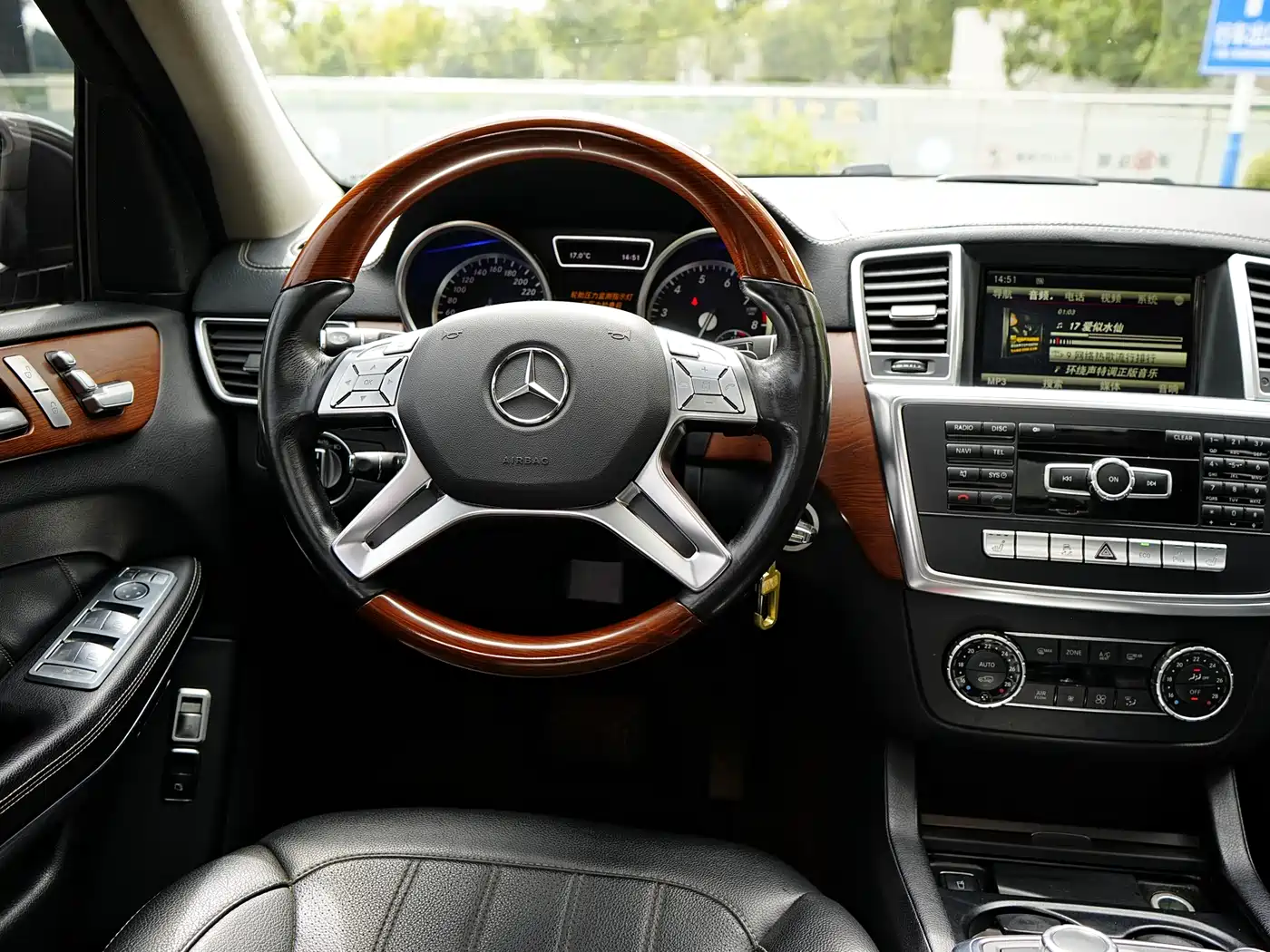 Mercedes-Benz GL-Class 2014 GL 400 4MATIC Dynamic фото 16