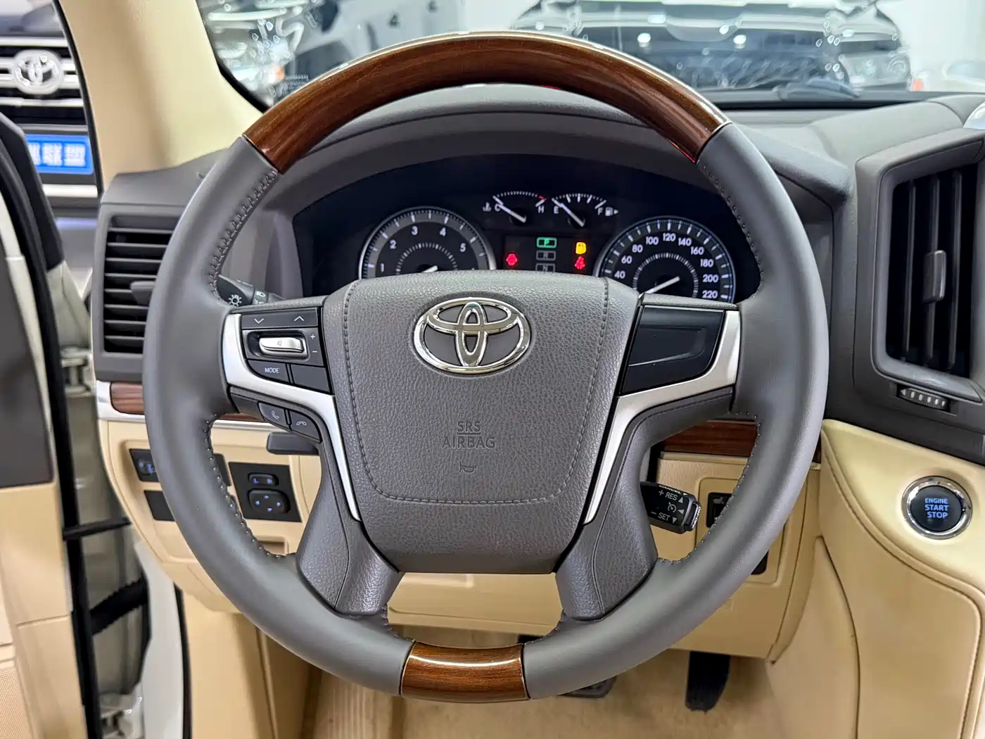 Toyota Land Cruiser (Import) фото 5
