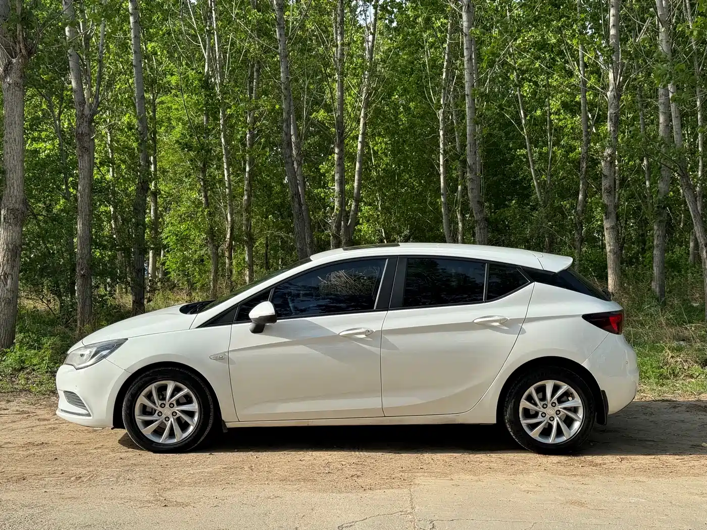 Buick Verano 2016 Hatchback 15S Automatic Leading фото 3