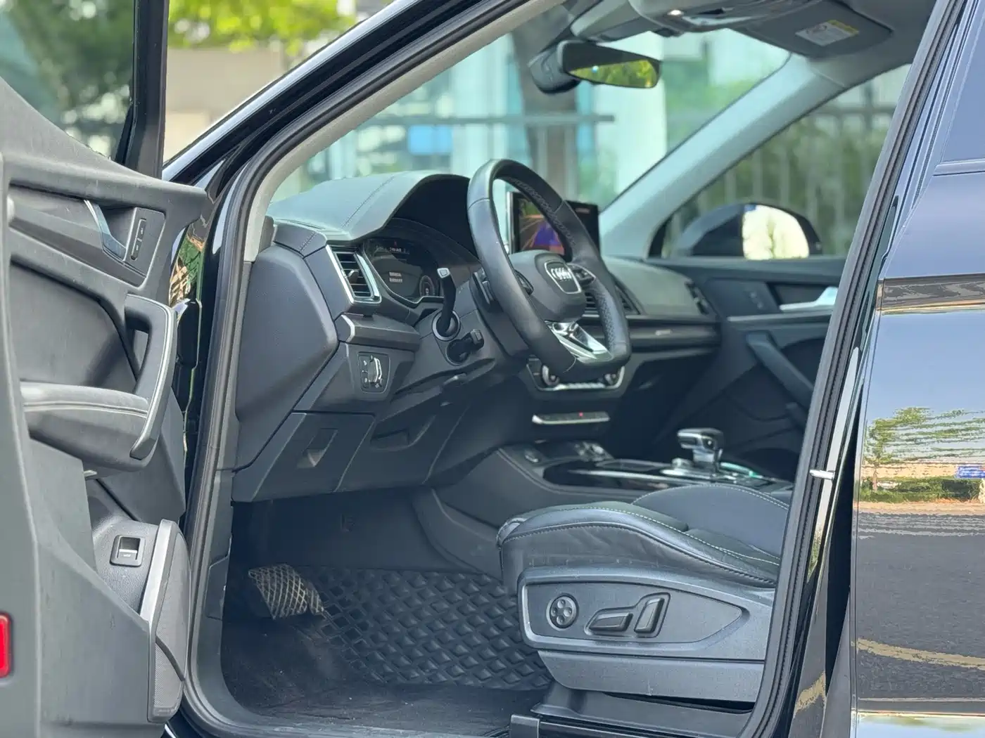 Audi Q5L 2023 40T Luxury Dynamic фото 6