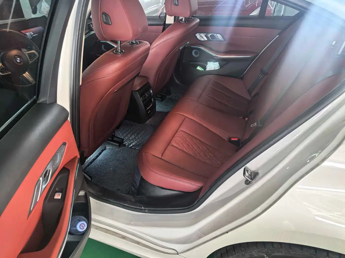 BMW 3 Series 2023 320i M Sport Package фото 4