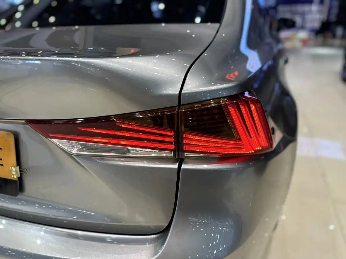 Lexus IS 2018 2017 300 F SPORT