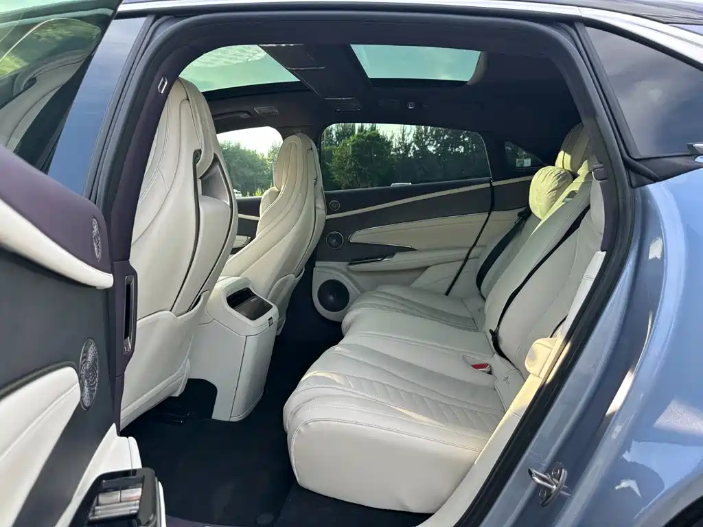 Yangwang U7 2025 2025 Model PHEV 5-Seat Luxury