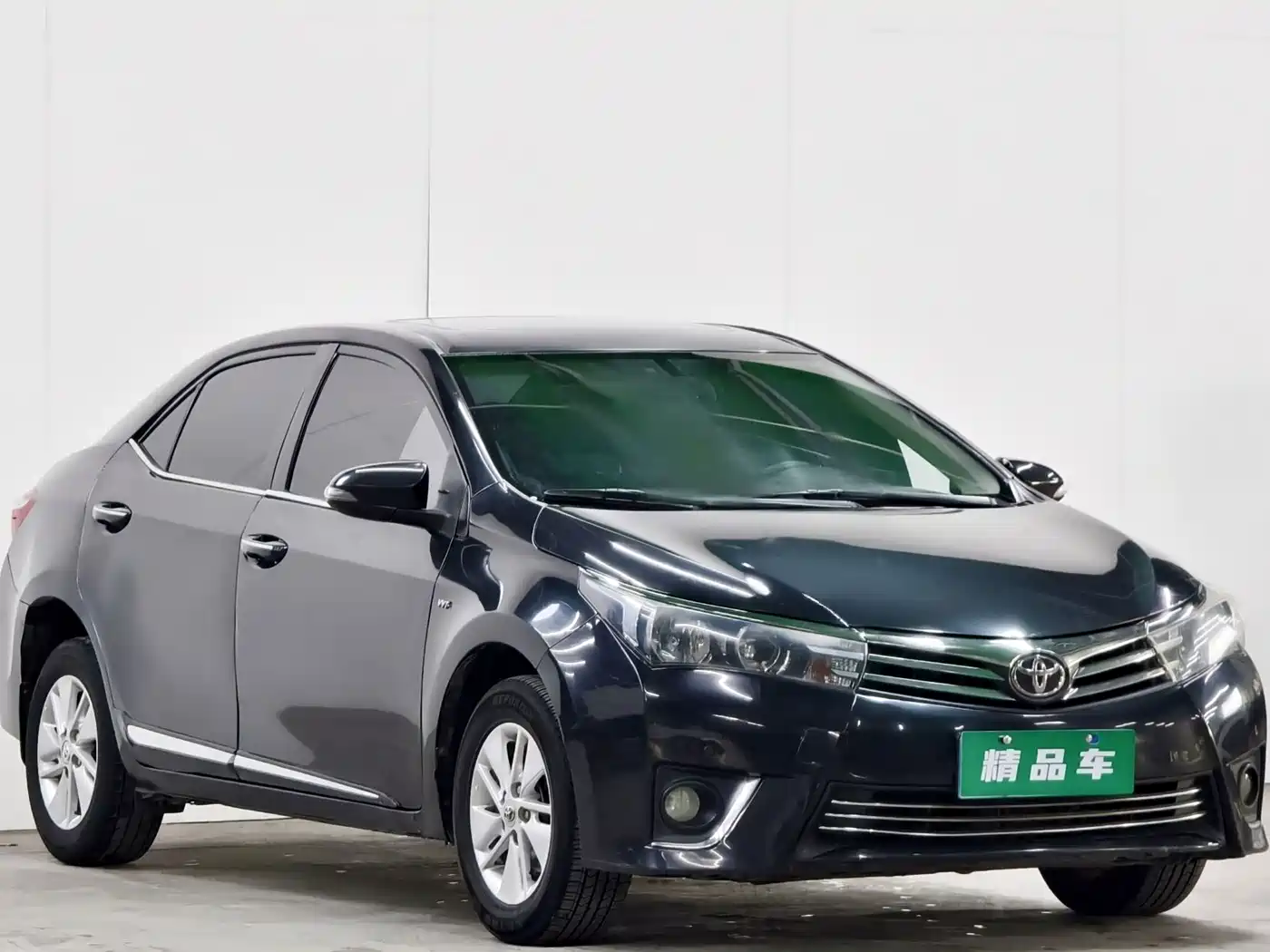 Фото 3 - Toyota Corolla