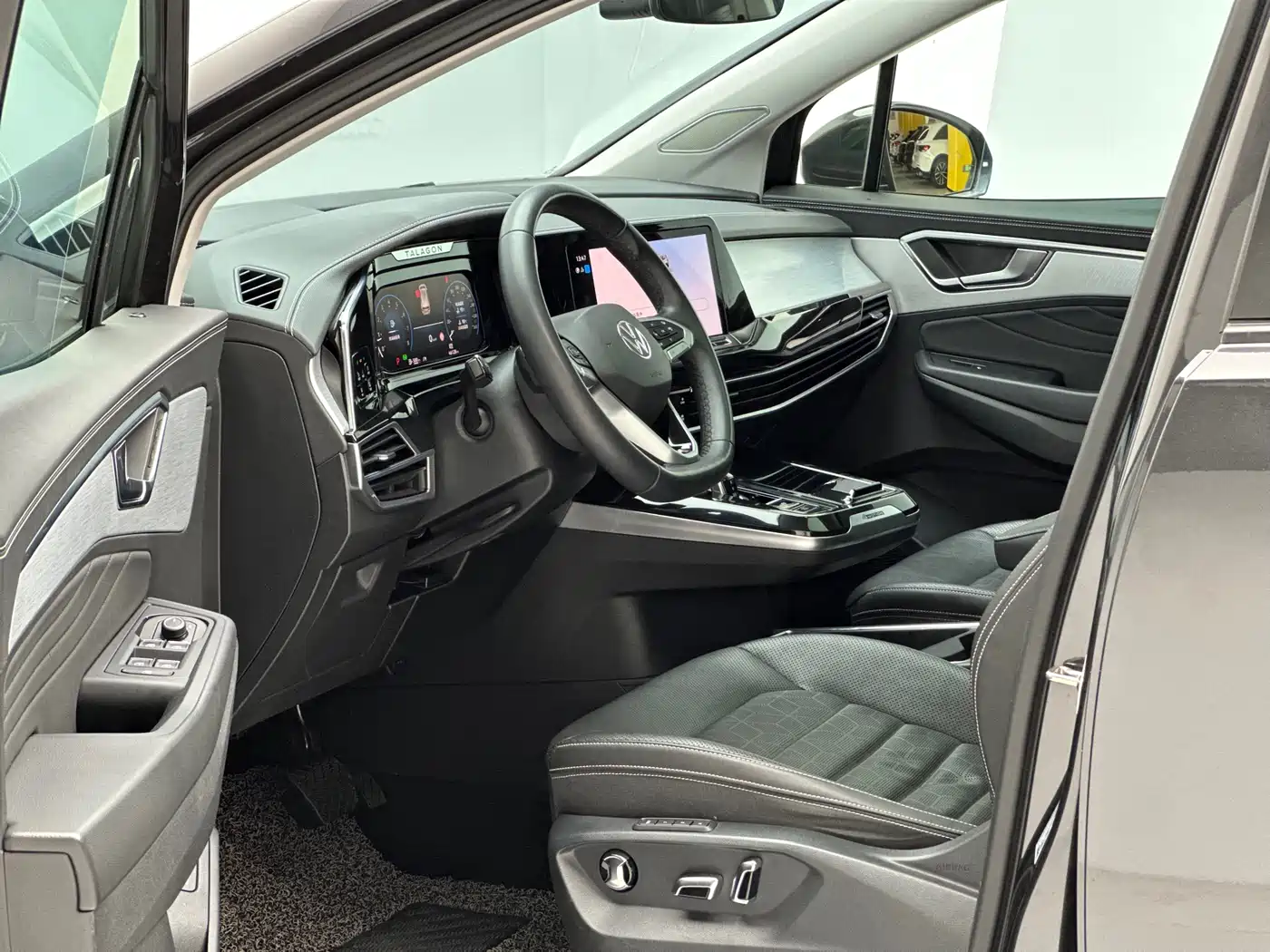 Volkswagen Talagon 2022 380TSI 4WD Luxury Premium Pro Edition 6-seater фото 13