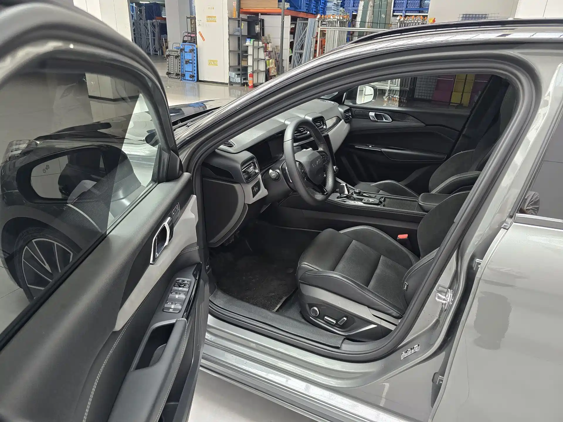 Фото 4 - Lynk & Co 02 Hatchback