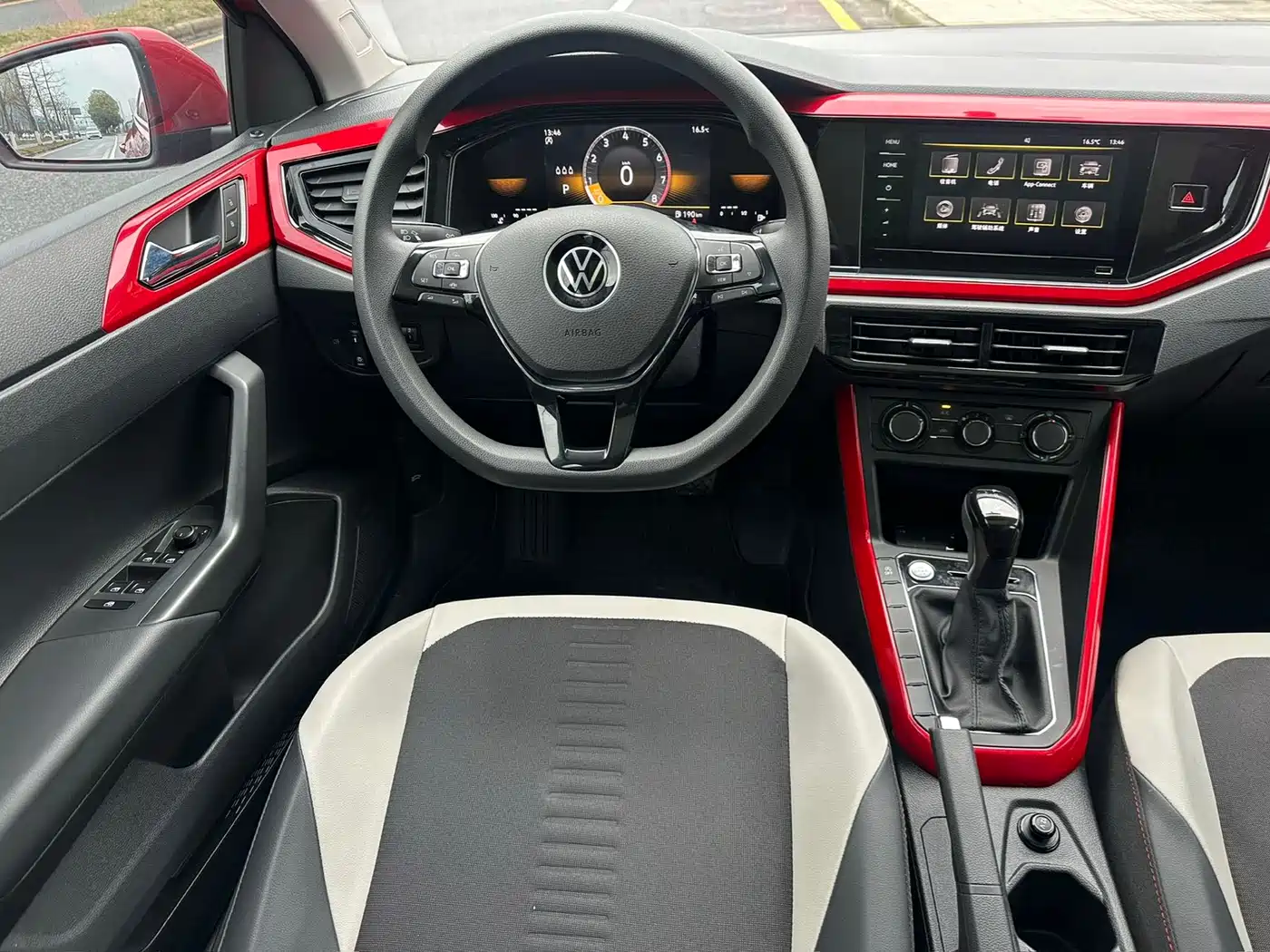 Volkswagen Polo 2023 Plus 1.5L Automatic Colorful Tech Edition фото 9