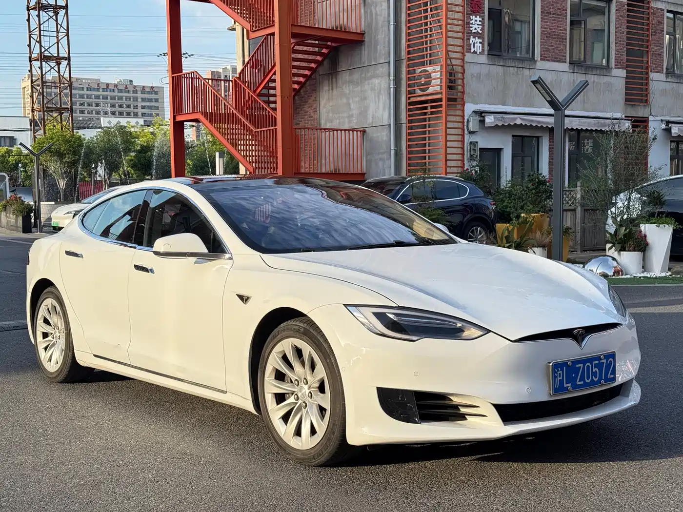 TESLA MODEL S