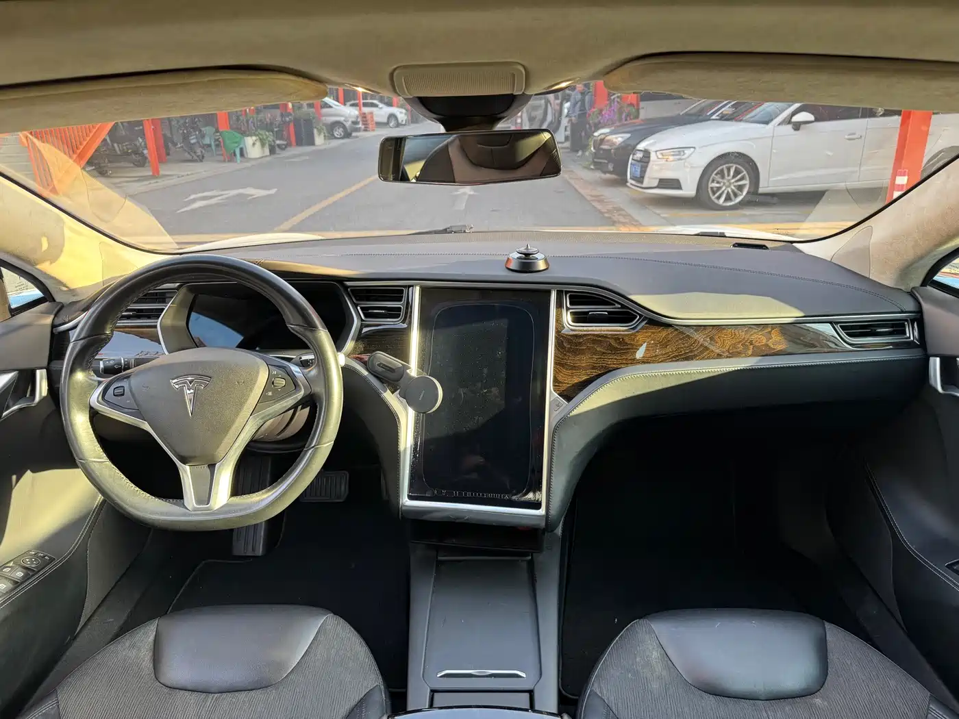 TESLA MODEL S