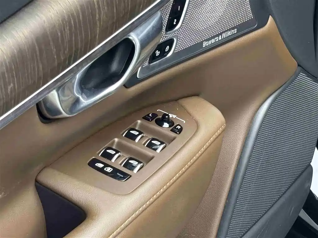 VOLVO S90 PLUG IN HYBRID