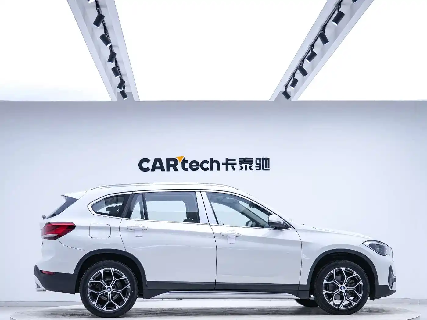 BMW X1 2020 sDrive20Li Premium Edition фото 6