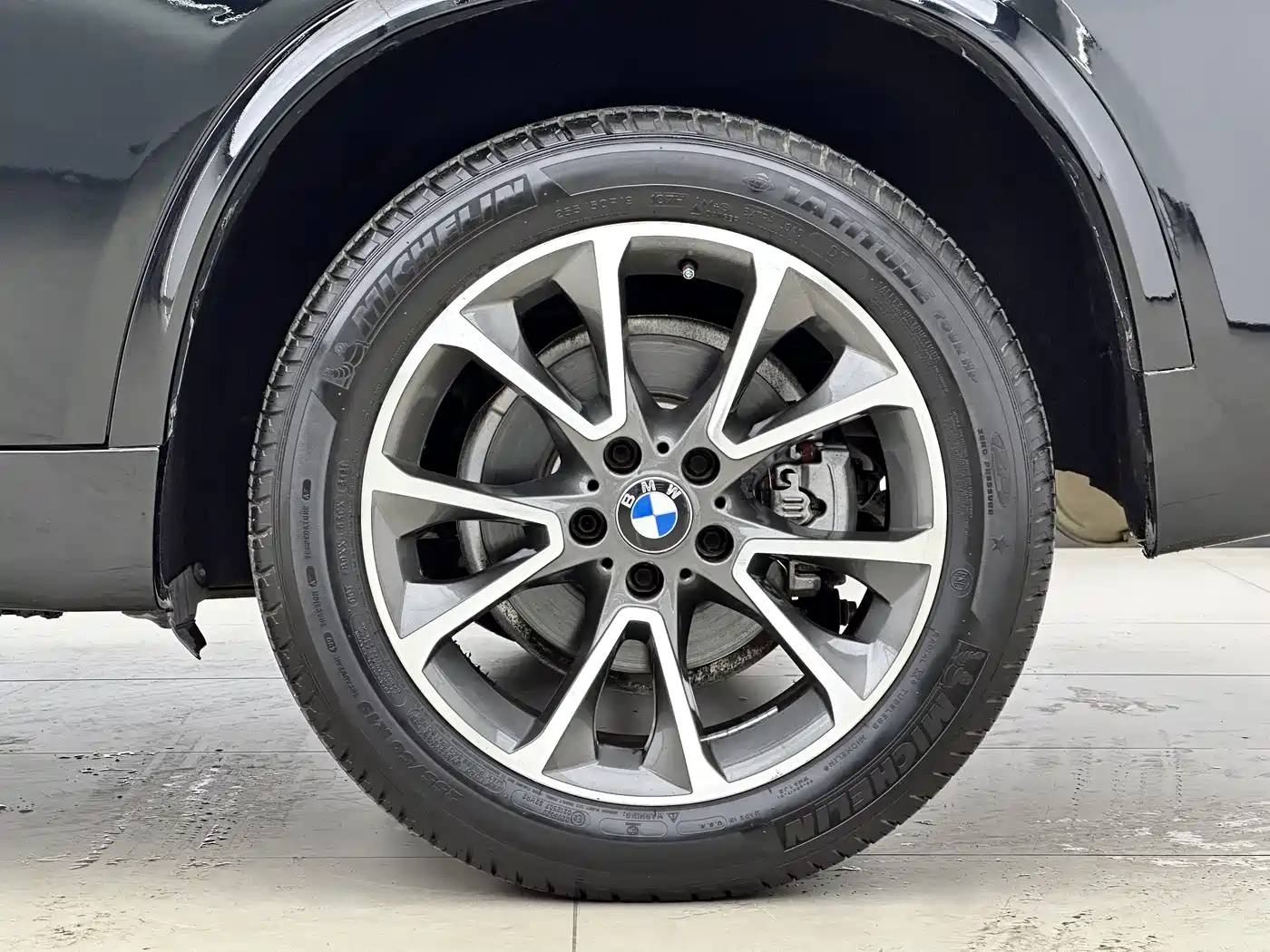 BMW X5 (Import) 2014 xDrive35i Leading фото 16